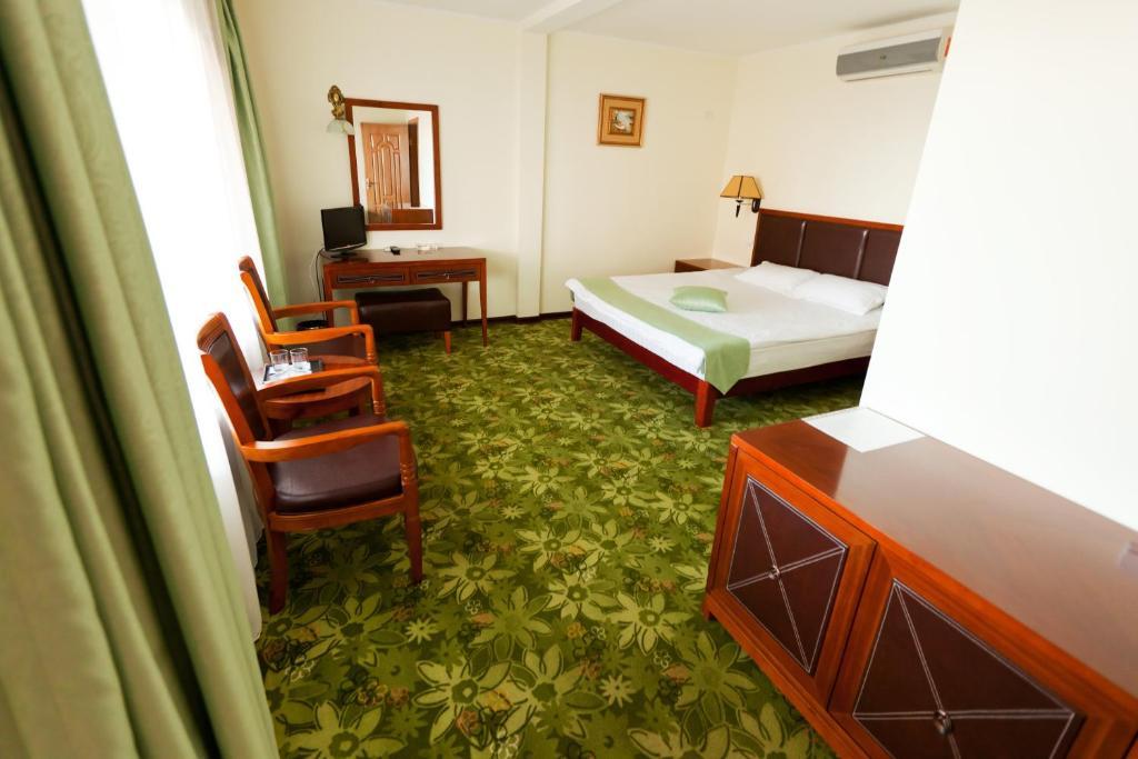 Morelux Boutique Hotel Kapchagay Oda fotoğraf